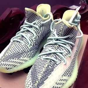 Yeezy Yeezreel v2 350